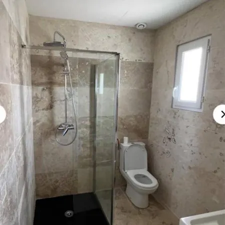 F5 With Pool Close To And Amenities וילה