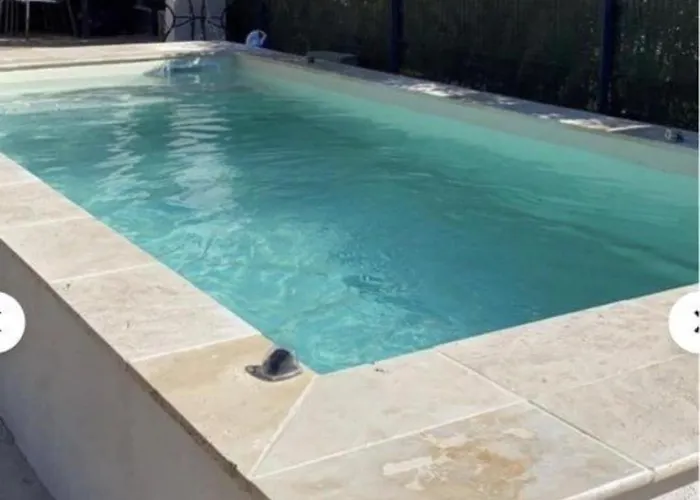 F5 With Pool Close To And Amenities * Aimargues